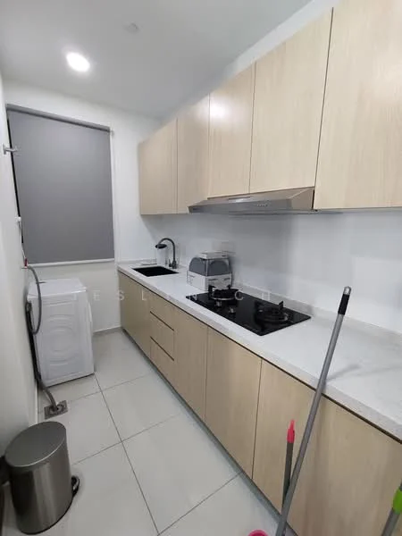 Kitchen features: light wood cabinetry, white quartz countertop, stainless-steel sink, chrome pull-down faucet, 4-burner gas hob, built-in range hood, white tiled backsplash, washing machine, grey roller blinds, ceramic tile flooring, recessed downlights, garbage bin; style: modern.