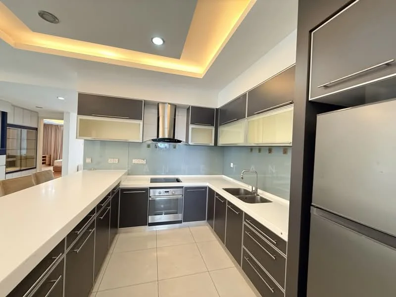Kitchen features: white quartz countertop, stainless-steel sink, chrome pull-down faucet, built-in oven, stainless-steel range hood, 4-burner gas hob, grey cabinetry with flat-panel design, glass backsplash, recessed LED downlights, tile flooring, open shelving, built-in refrigerator; style: modern.