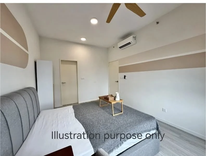 Bedroom features: queen-size bed, upholstered headboard, grey bedding, wooden bedside table, ceiling fan, wall-mounted air conditioning unit, white painted walls, light grey accent wall, laminate flooring, recessed lighting; style: modern.
