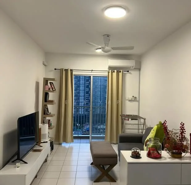 Living features: white painted walls, tile flooring, 5-blade ceiling fan with light, wall-mounted TV, white TV console, wooden bench, curtains, sliding glass door, balcony view, decorative plants, shelves with books, air conditioning unit; style: modern; view: city.