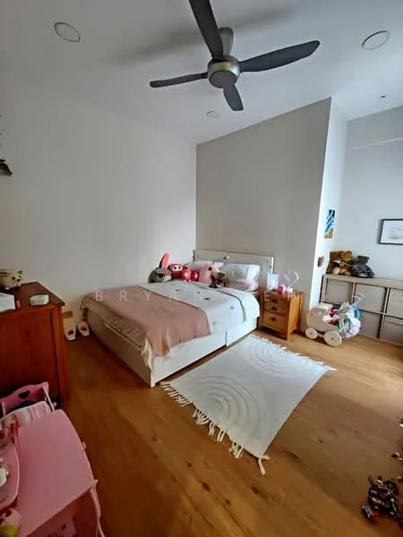 Bedroom features: queen-size bed with light bedding, wooden bedside table, wall-mounted artwork, 5-blade ceiling fan, light wood flooring, white painted walls, decorative area rug, toys and storage on the floor, built-in shelving unit; style: modern.
