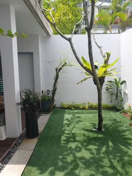 Exterior type: landscape garden; features: manicured lawn, decorative plants, small tree, stone-paved walkway, white painted walls, tropical landscaping; style: modern.