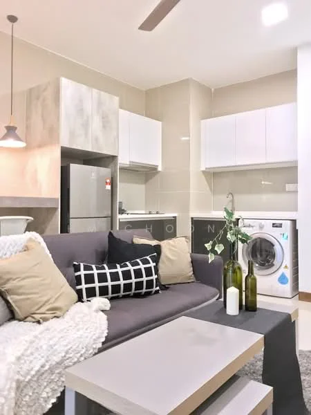 Living features: 3-seater fabric sofa in grey, decorative throw blanket, black and white patterned throw pillows, coffee table with black surface, refrigerator, built-in white cabinetry, washing machine, ceiling fan, recessed lighting, light-colored walls, grey accent wall, open shelving, decorative vases; style: modern.