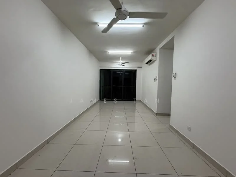 Living features: white painted walls, glossy ceramic tile flooring, 5-blade ceiling fan with light, 1 wall-mounted split AC, sliding glass door, recessed downlights; style: modern.