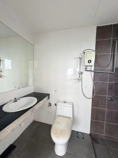 Bathroom features: white ceramic toilet, single-sink vanity with black countertop, mirror above vanity, shower with wall-mounted showerhead, grey tile flooring, white tiled walls, brown accent wall, chrome faucet; style: modern.