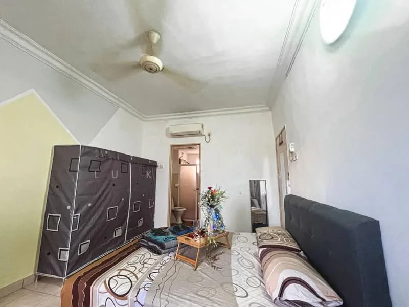 Bedroom features: queen-size bed with upholstered headboard, bedding with patterned design, wall-mounted ceiling fan, cream painted walls, white ceiling with crown moulding, built-in wardrobe with sliding doors, laminate flooring, window with natural light, decorative vase with flowers, small side table, air conditioning unit; style: modern.