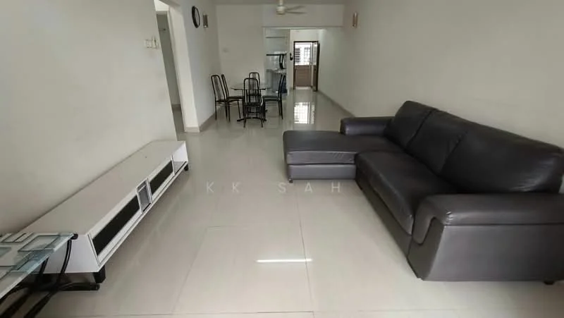 Living features: 3-seater leather sofa in dark grey, coffee table, TV console, wall-mounted TV, ceramic tile flooring, white painted walls, ceiling fan, area rug, large window with natural light; style: modern. Dining features: 4-seater dining table, black dining chairs, ceramic tile flooring, white painted walls, ceiling fan; style: modern.