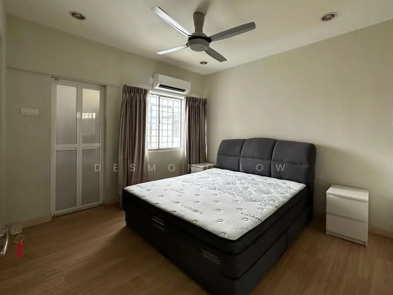 Bedroom features: queen-size bed, upholstered headboard, bedside table in white, ceiling fan with light, wall-mounted air conditioning unit, window with sheer curtains, wooden flooring, built-in wardrobe with sliding doors; style: modern.