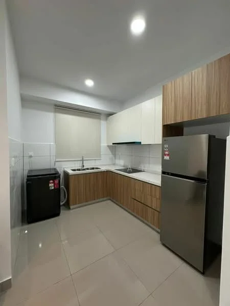 Kitchen features: white upper cabinets, wood lower cabinets, stainless-steel fridge, black washing machine, single-bowl stainless-steel sink, chrome pull-down faucet, white countertop, ceramic tile backsplash, recessed LED downlights, grey tile flooring; style: modern.