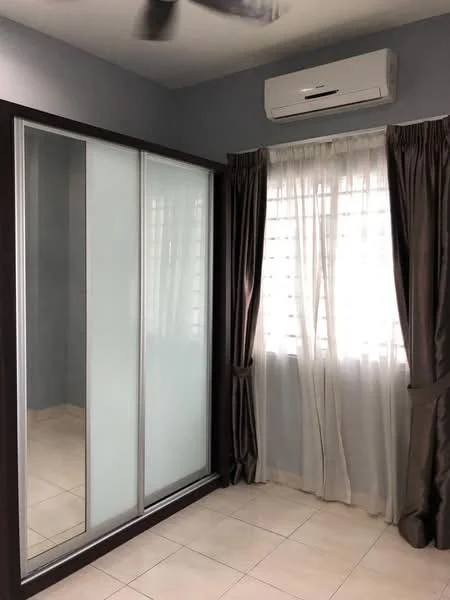 Bedroom features: sliding mirror wardrobe, floor-to-ceiling window, sheer curtains, dark grey curtains, wall-mounted split AC, light-colored tiled flooring, painted walls in light grey, ceiling fan; style: modern.