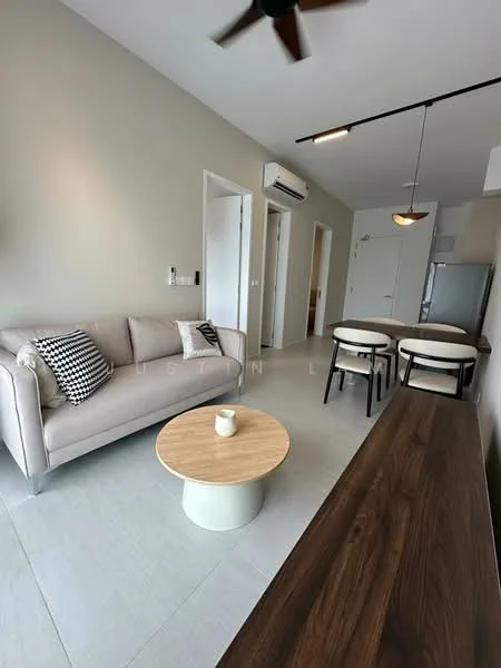 Living features: 3-seater fabric sofa in light beige, black and white patterned throw pillow, round wooden coffee table, wall-mounted TV console, light grey walls, large windows with natural light, ceiling fan, recessed lighting, dining area with 4-seater dining table, open layout, tile flooring; style: modern.