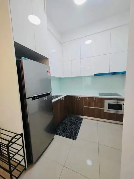 Kitchen features: stainless-steel fridge, built-in oven, ceramic tile flooring, white glossy upper cabinets, wooden lower cabinets, glass backsplash, countertop with integrated sink, recessed ceiling lights, black area rug; style: modern.