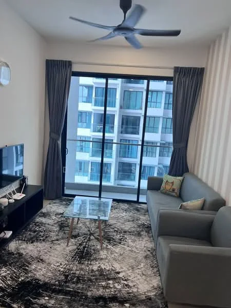 Living features: 3-seater fabric sofa in grey, glass coffee table, wall-mounted TV, TV console, area rug with abstract pattern, floor-to-ceiling windows, sliding glass door, curtains in grey, 5-blade ceiling fan; style: modern; view: city.