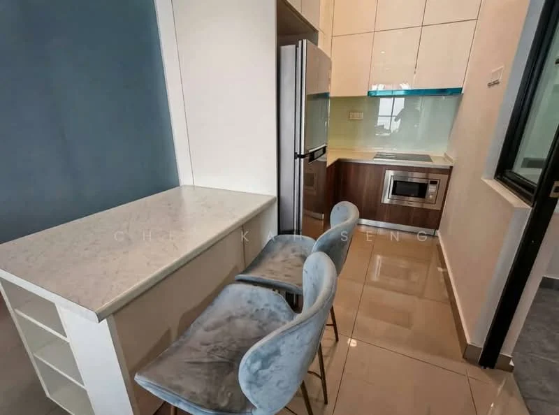 Kitchen features: marble countertop, stainless-steel fridge, built-in microwave, wood cabinetry, white high-gloss cabinets, grey upholstered bar stools, ceramic tile flooring, blue accent wall, recessed downlights; style: modern.