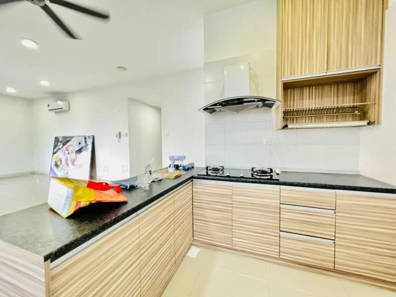 Kitchen features: wooden cabinetry with light finish, black granite countertop, stainless-steel range hood, 2-burner gas hob, white tiled backsplash, recessed downlights, wall-mounted split AC, open shelving, floor tiles in cream, ceiling fan; style: modern.