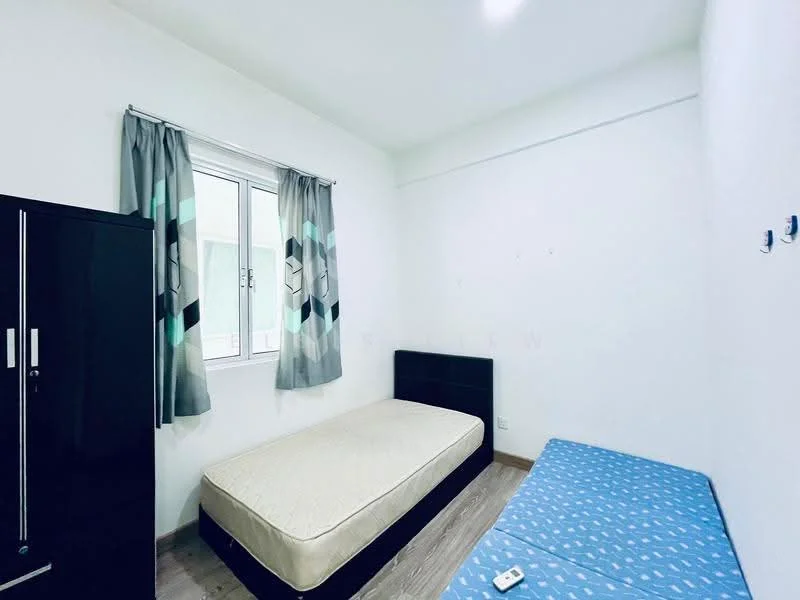 Bedroom features: single bed with mattress, blue patterned mattress, black upholstered headboard, black wardrobe with sliding doors, white painted walls, laminate flooring, curtains with geometric pattern, window with white frame; style: modern.