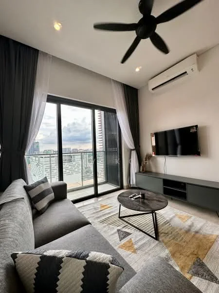 Living features: 3-seater fabric sofa in grey, coffee table with black surface, wall-mounted TV, TV console with storage, area rug with geometric pattern, floor-to-ceiling sliding glass door, black ceiling fan, curtains in sheer white, recessed downlights, wall-mounted air conditioning unit; style: modern; view: city.