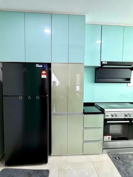 Kitchen features: black fridge, stainless-steel range oven, black range hood, light green cabinetry, glossy mint green backsplash, white countertop, grey floor tiles, kitchen mat; style: modern.