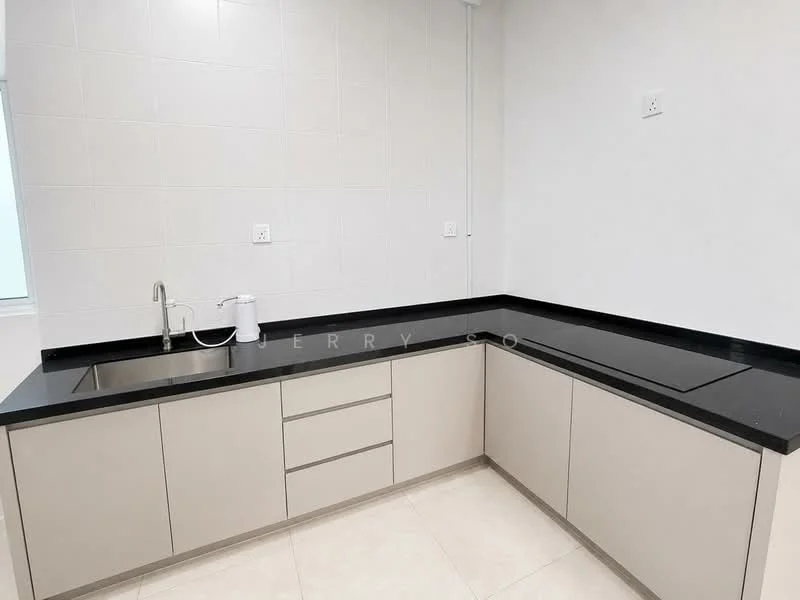 Kitchen features: L-shaped kitchen layout, black granite countertop, light grey cabinetry, single-bowl stainless-steel sink, chrome pull-down faucet, built-in cooktop, white tiled backsplash, ceramic tile flooring, wall-mounted electrical outlets, window for natural light; style: modern.