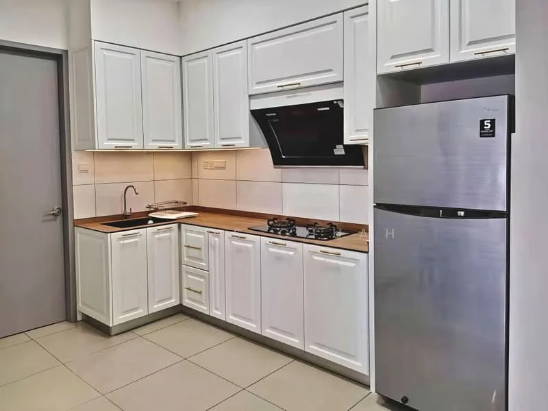 Kitchen features: white shaker cabinets, wood countertop, black single-bowl stainless-steel sink, chrome pull-down faucet, built-in black range hood, 2-burner gas hob, stainless-steel fridge, ceramic tile flooring, white tiled backsplash, under-cabinet lighting; style: modern.