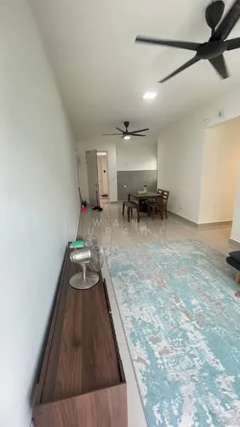 Living features: light grey painted walls, white ceiling, 5-blade ceiling fan with light, area rug with geometric pattern in blue and cream, wooden console table, dining table with four chairs, tile flooring, open layout; style: modern.
