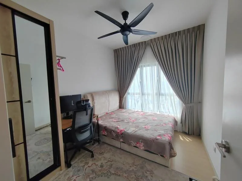 Bedroom features: queen-size bed with floral bedding, upholstered headboard, floor-to-ceiling window with sheer curtains, wall-mounted desk with chair, ceiling fan with light, carpet flooring, built-in wardrobe with mirrored doors, decorative area rug; style: modern.