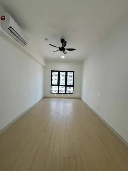 Room features: light wood flooring, white painted walls, ceiling fan, 1 wall-mounted split AC, floor-to-ceiling windows, black window frames, natural light, no visible furniture; style: modern.