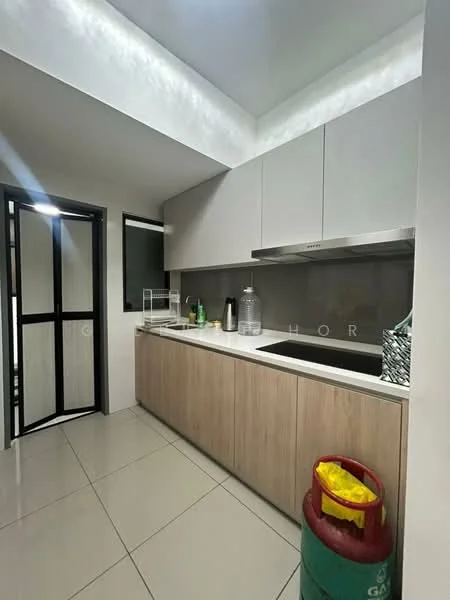Kitchen features: white cabinetry, light wood lower cabinets, grey backsplash, stainless-steel sink, chrome pull-down faucet, built-in stove, countertop with overhang, tile flooring, window above sink, gas cylinder, kitchen utensils in basket; style: modern.
