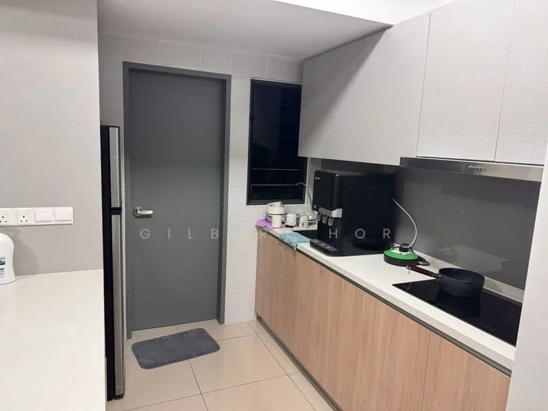 Kitchen features: white quartz countertop, light wood cabinetry, built-in oven, stainless-steel fridge, black countertop induction hob, kitchen sink, kitchen faucet, grey tiled backsplash, wall-mounted kitchen hood, floor tiles, window, door, mat; style: modern.
