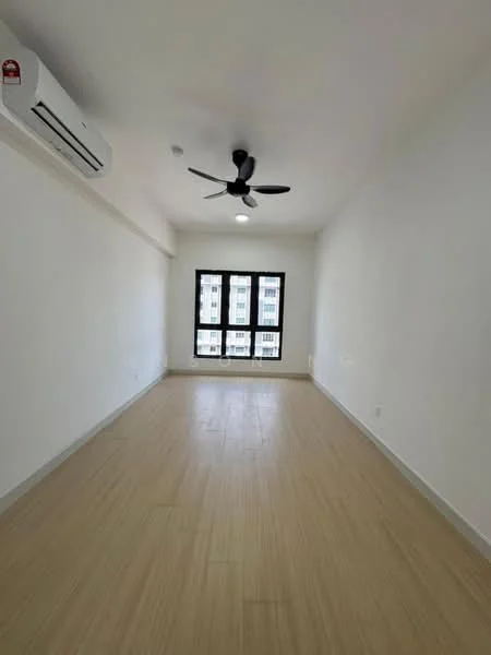 Room features: white painted walls, vinyl plank flooring, 5-blade ceiling fan, recessed downlights, floor-to-ceiling windows, blackout curtains, 1 wall-mounted split AC.