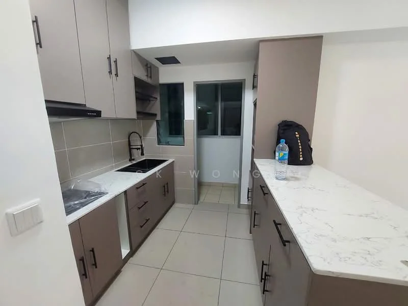 Kitchen features: marble countertop, single-bowl stainless-steel sink, chrome pull-down faucet, built-in oven, 4-burner gas hob, white shaker cabinets, grey cabinetry, tile backsplash, recessed downlights, floor-to-ceiling windows, ceramic tile flooring; style: modern.