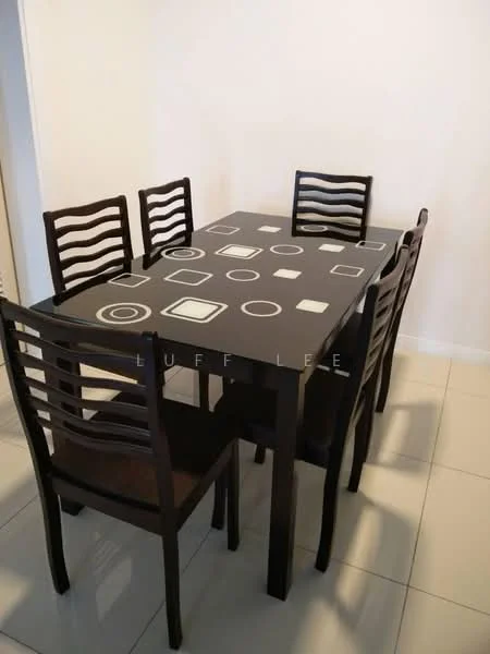 Dining features: black dining table with geometric pattern, 6 dining chairs with slatted backrest, white walls, light-colored tiled flooring; style: modern.