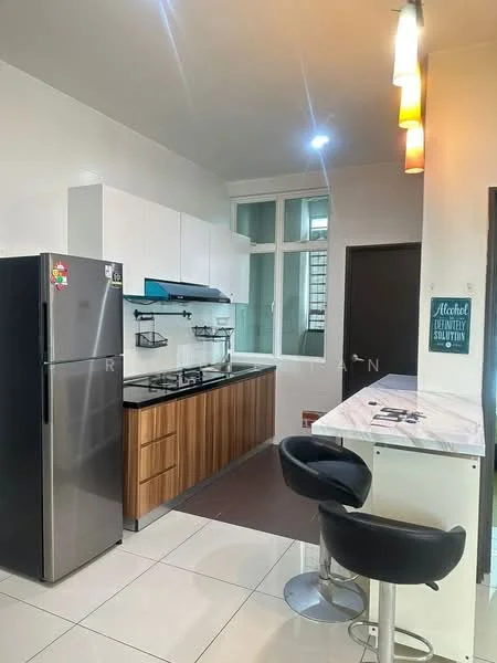 Kitchen features: stainless-steel fridge, black countertop, white upper cabinets, wood lower cabinets, glass backsplash, built-in gas hob, bar stools, pendant lighting, floor-to-ceiling windows, white tiled flooring; style: modern.