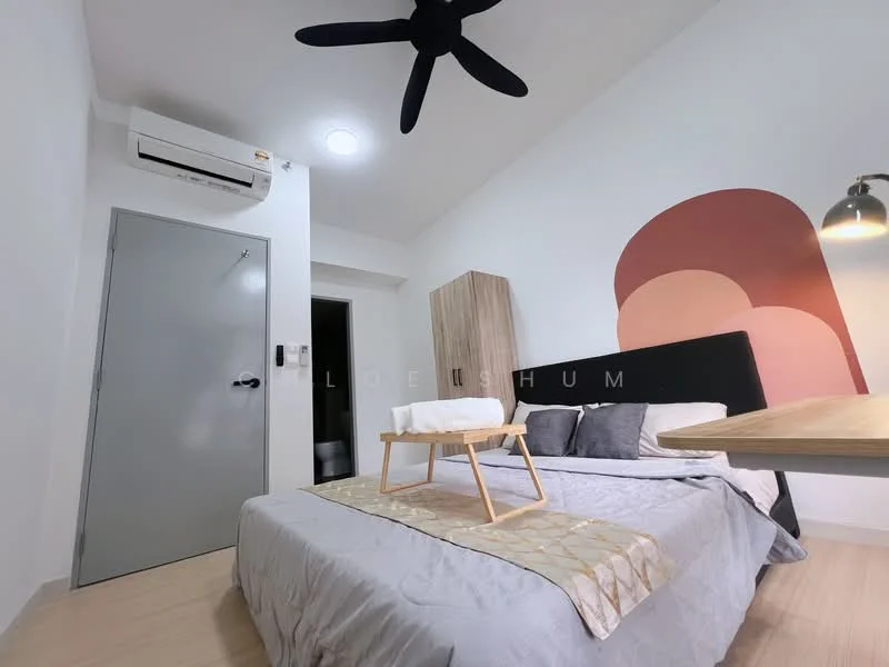Bedroom features: queen-size bed with grey bedding, black upholstered headboard, wooden bedside table, ceiling fan, wall-mounted air conditioning unit, light fixture, decorative wall with abstract design, light wood wardrobe, neutral painted walls, laminate flooring; style: modern.