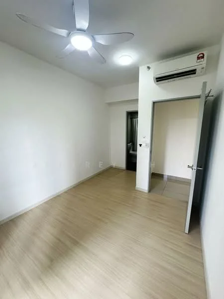 Room features: light wood laminate flooring, white painted walls, 5-blade ceiling fan with light, wall-mounted split AC, recessed ceiling lights, door leading to another room; style: modern.