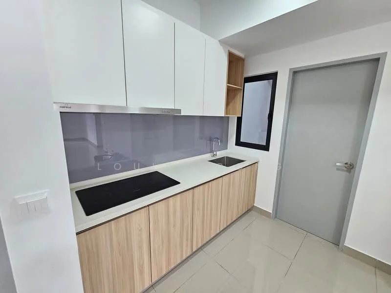 Kitchen features: white upper cabinets, wooden lower cabinets, black countertop, stainless-steel sink, chrome faucet, glass backsplash, built-in induction cooktop, tile flooring, single window, grey door; style: modern.