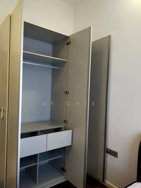 Room features: built-in wardrobe, grey cabinet doors, open shelving, drawers, white interior, hinged doors, minimalist design; style: modern.