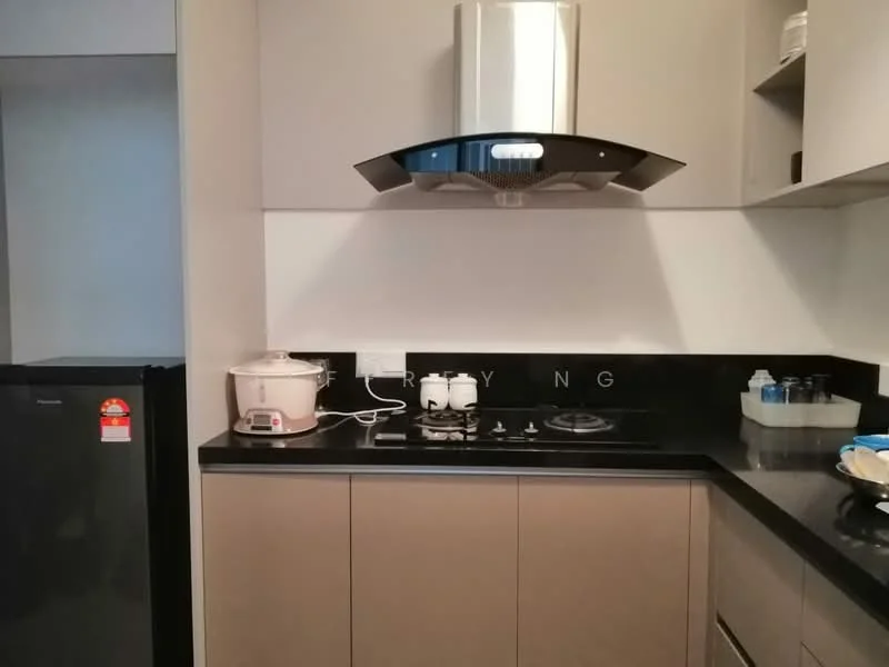Kitchen features: black granite countertop, grey cabinetry, stainless-steel range hood, 4-burner gas hob, rice cooker, black fridge, white ceramic sink, wall-mounted cabinets, glass backsplash, built-in oven; style: modern.