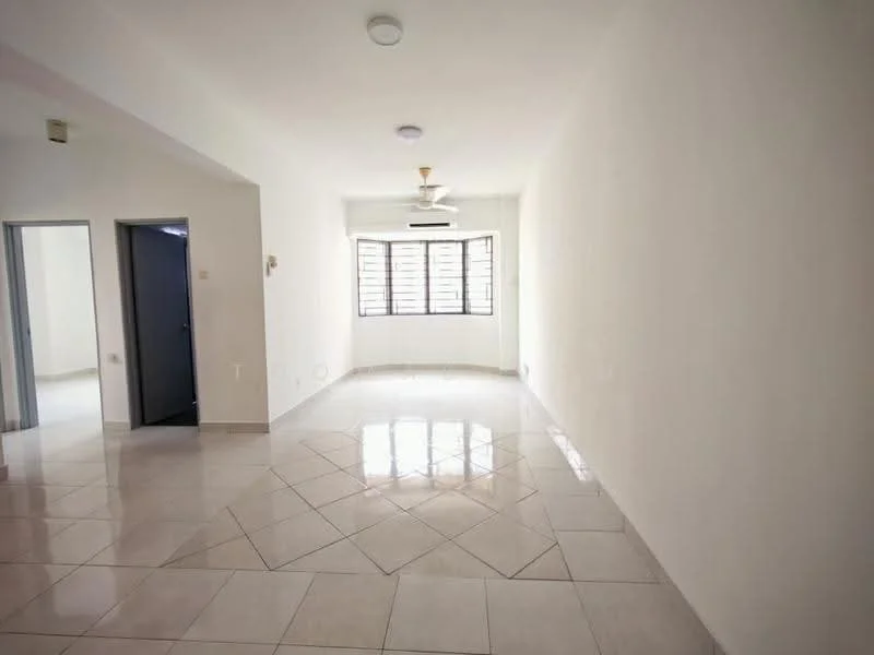 Living features: white painted walls, glossy ceramic tile flooring, 5-blade ceiling fan with light, floor-to-ceiling windows, natural light from windows, neutral color scheme, no visible furniture, spacious layout; style: modern.