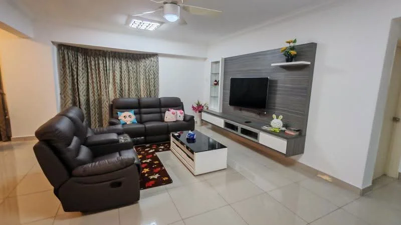 Living features: 3-seater leather sofa in dark brown, 2-seater leather sofa in dark brown, coffee table with white top and storage, wall-mounted TV, feature wall with wood paneling, decorative wall shelf, area rug with floral pattern, curtains with floral pattern, ceiling fan, recessed ceiling lights, tiles flooring in light color; style: modern.