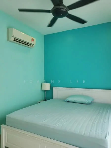 Bedroom features: turquoise painted walls, white bed frame, light blue bedding, 1 bedside lamp, 5-blade ceiling fan, wall-mounted split AC; style: modern.