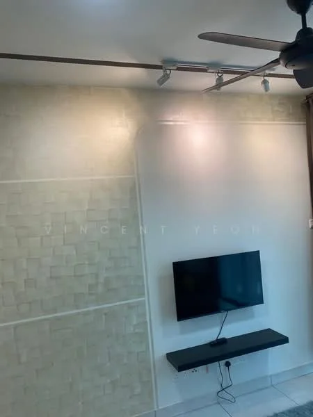 Living features: textured wall with light-colored panels, wall-mounted TV, black TV console, recessed lighting, track lighting, ceiling fan, white ceiling, light-colored flooring; style: modern.