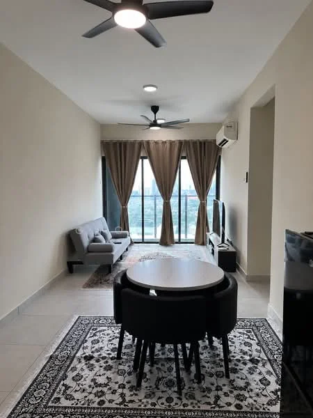 Living features: grey fabric sofa, round dining table, 4 black upholstered dining chairs, area rug with geometric pattern, floor-to-ceiling windows, curtains, wall-mounted TV, 1 wall-mounted split AC, recessed downlights, light grey painted walls, tile flooring; style: modern; view: city.