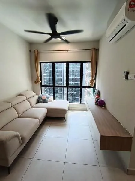 Living features: 3-seater fabric sofa in beige, ceiling fan, floor-to-ceiling windows, light-colored walls, tile flooring, wooden wall-mounted shelf, curtains, decorative cushions; style: modern; view: city.