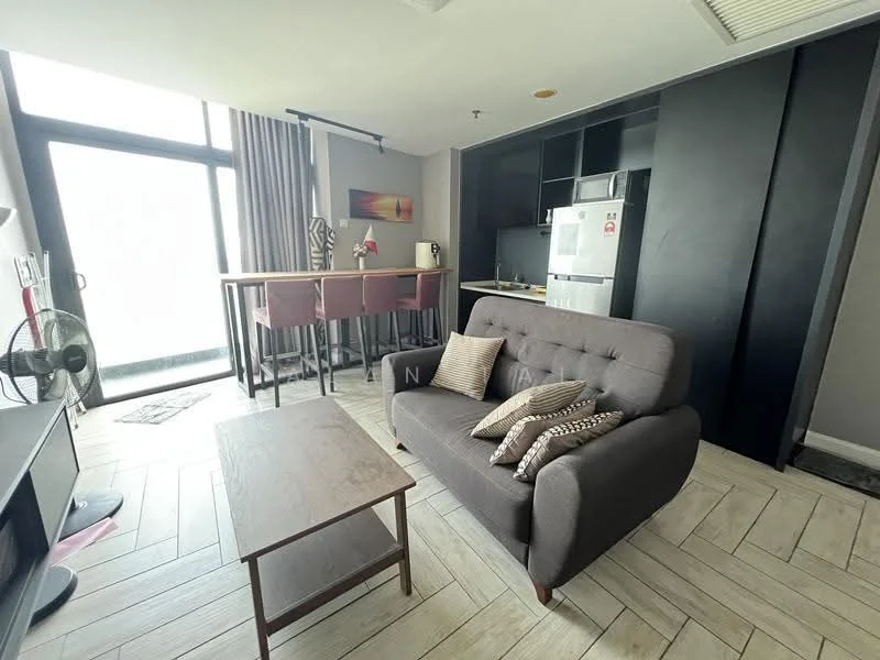 Living features: grey fabric 3-seater sofa, wooden coffee table, decorative cushions, bar counter with high stools, stainless-steel fridge, built-in cabinetry, floor-to-ceiling windows, light-colored herringbone flooring, wall-mounted artwork, ceiling fan, curtains, open layout, wall-mounted TV, area rug; style: modern; view: city.