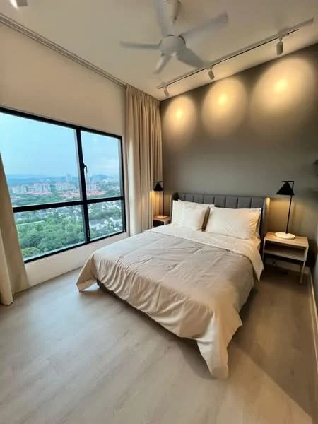 Bedroom features: king-size bed with beige bedding, upholstered headboard in grey, 2 bedside tables with lamps, floor-to-ceiling window, curtains, light wood flooring, 5-blade ceiling fan, recessed downlights, accent wall in dark grey, decorative wall art; style: modern; view: city.