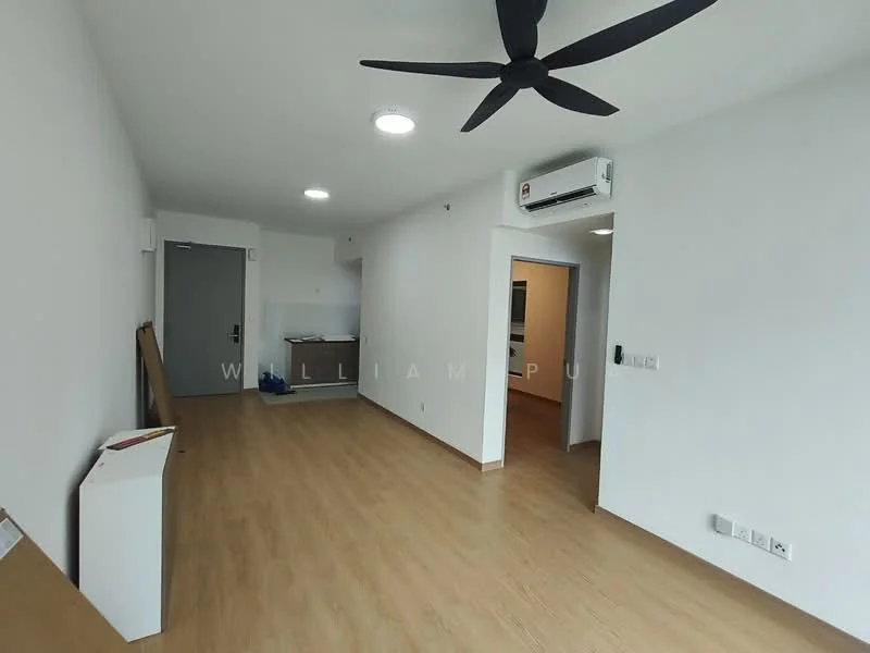 Living features: light wood laminate flooring, white painted walls, 5-blade ceiling fan with light, wall-mounted split AC, recessed downlights, open layout, door leading to hallway, kitchen area visible in background; style: modern.