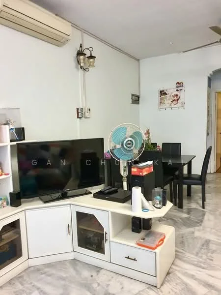Living features: white painted walls, marble flooring, wall-mounted TV, white TV console with storage, ceiling fan, dining table with chairs, decorative wall art, air conditioning unit, open layout; style: modern.