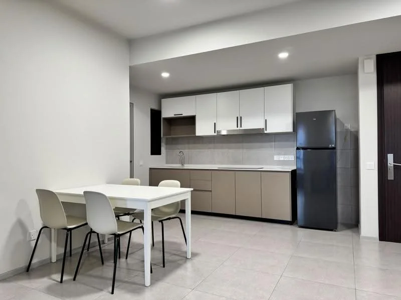 Kitchen features: white shaker cabinets, brown lower cabinets, grey tiled backsplash, single-bowl stainless-steel sink, chrome pull-down faucet, built-in refrigerator in black, white dining table, 4 dining chairs in cream, recessed LED downlights, tile flooring in light grey; style: modern.