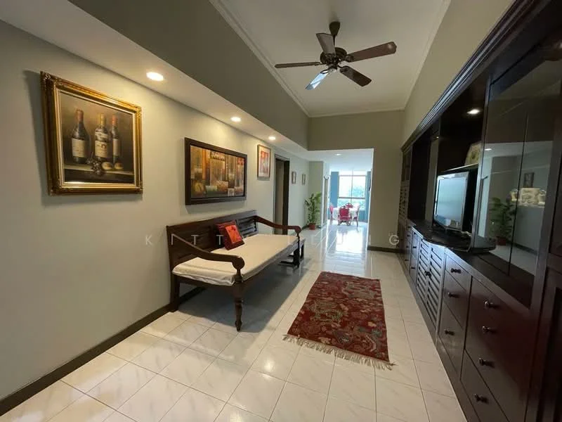 Room features: white tiled flooring, cream painted walls, crown moulding, 5-blade ceiling fan, wall-mounted TV, dark wood console unit, framed artwork, decorative area rug, bench seating, recessed lighting; style: traditional.